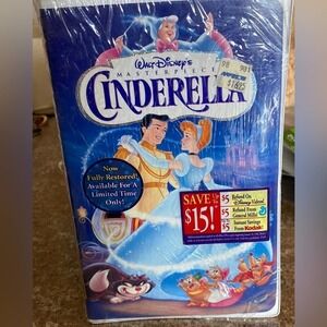 Cinderella VHS movie. Walt Disney Masterpiece Cinderella restored New. Sealed.
C